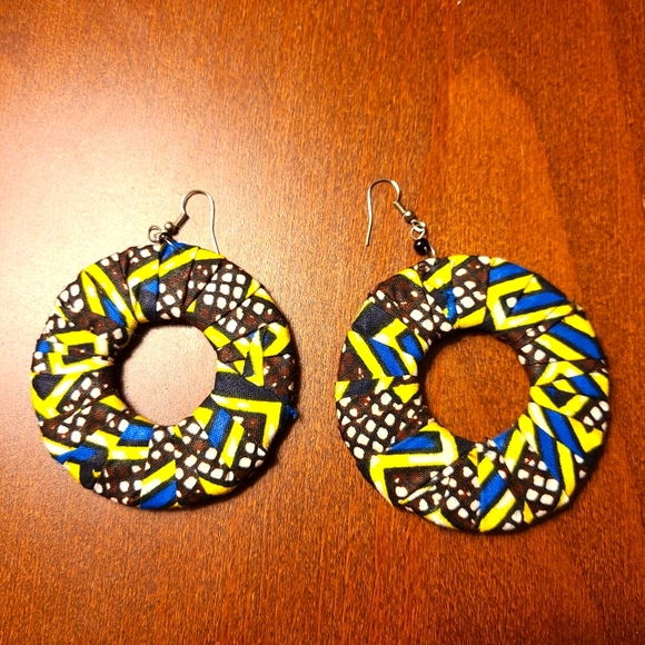 Earrings - Picture 1 of 1